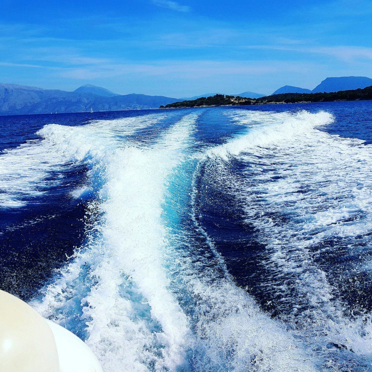 Initiation Conduite d'un bateau en Mer à la Grande Motte avec Wave Pilot